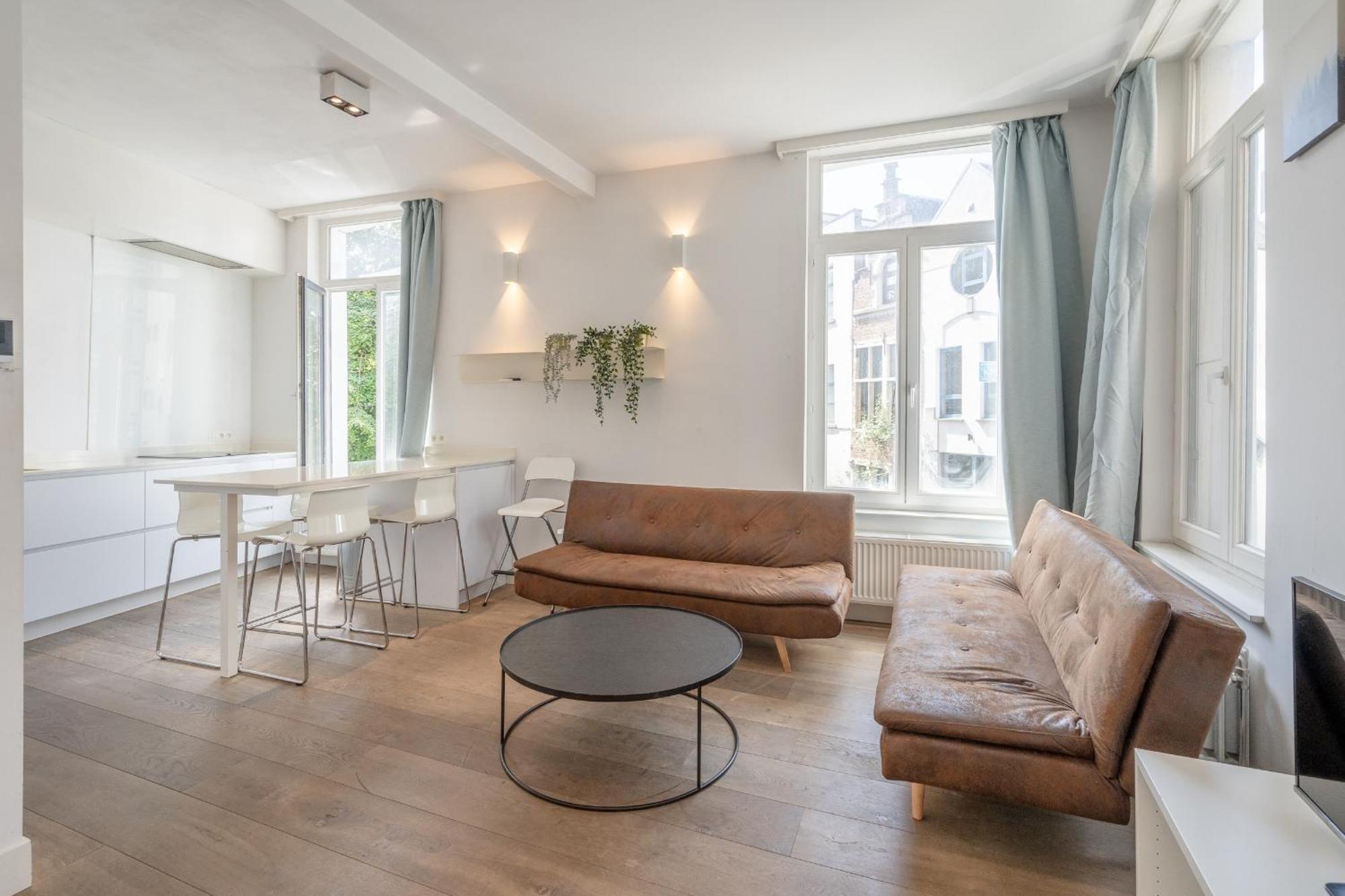 Beautiful Modern Apartment In The Heart Of أنتويرب المظهر الخارجي الصورة